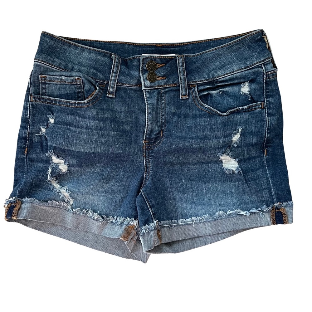 SO Junior’s Size 7 shorts, denim, midi, low rise, distressed, cuffed legs